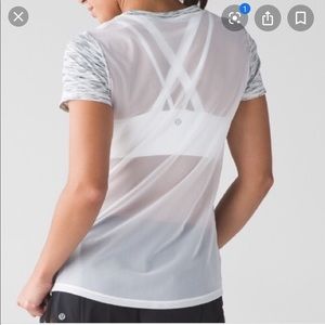 Lululemon beat the heat mesh top